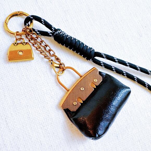 Sassy Luxe Black Purse Bag Charm Keychain - Picture 1 of 4